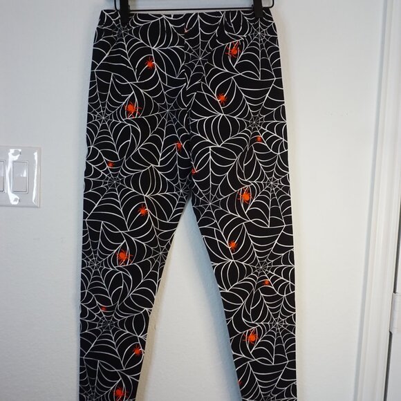No Boundaries Juniors' Spiderweb Leggings - Picture 14 of 15